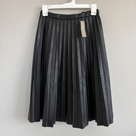 J.CREW Dresses & Skirts - NWT J.Crew Women Black Faux Vegan Leather Pleated Knee Length Skirt Size 00